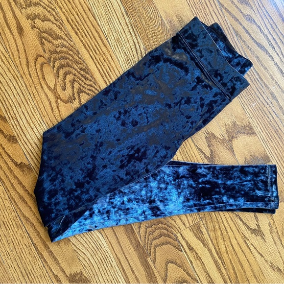 AE Black crushed Velvet Leggings - Picture 4 of 7
